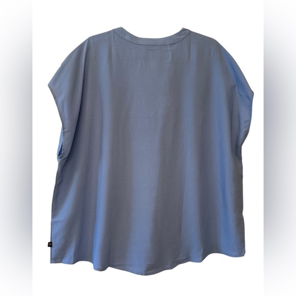 Banana Republic Cap Sleeve Blouse - Picture 2 of 8